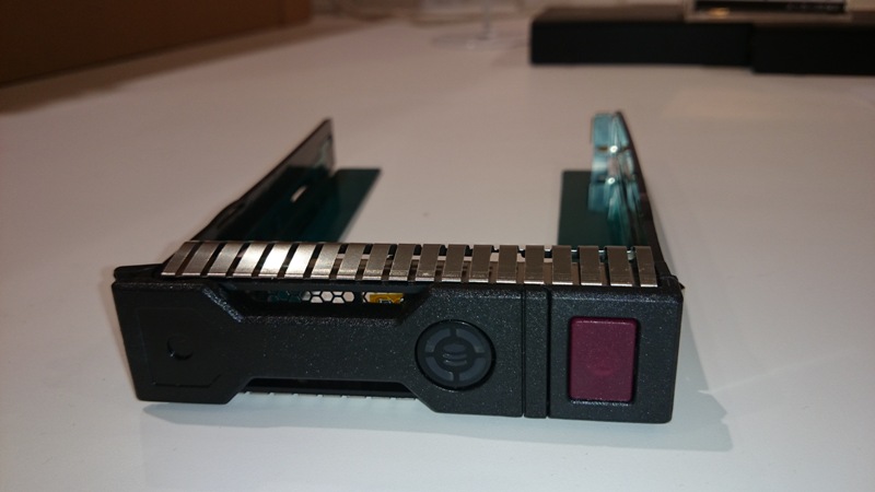 中古 hp 651314-001互換品 Proliant G8用 3.5inch SAS SATA HDD用トレイ