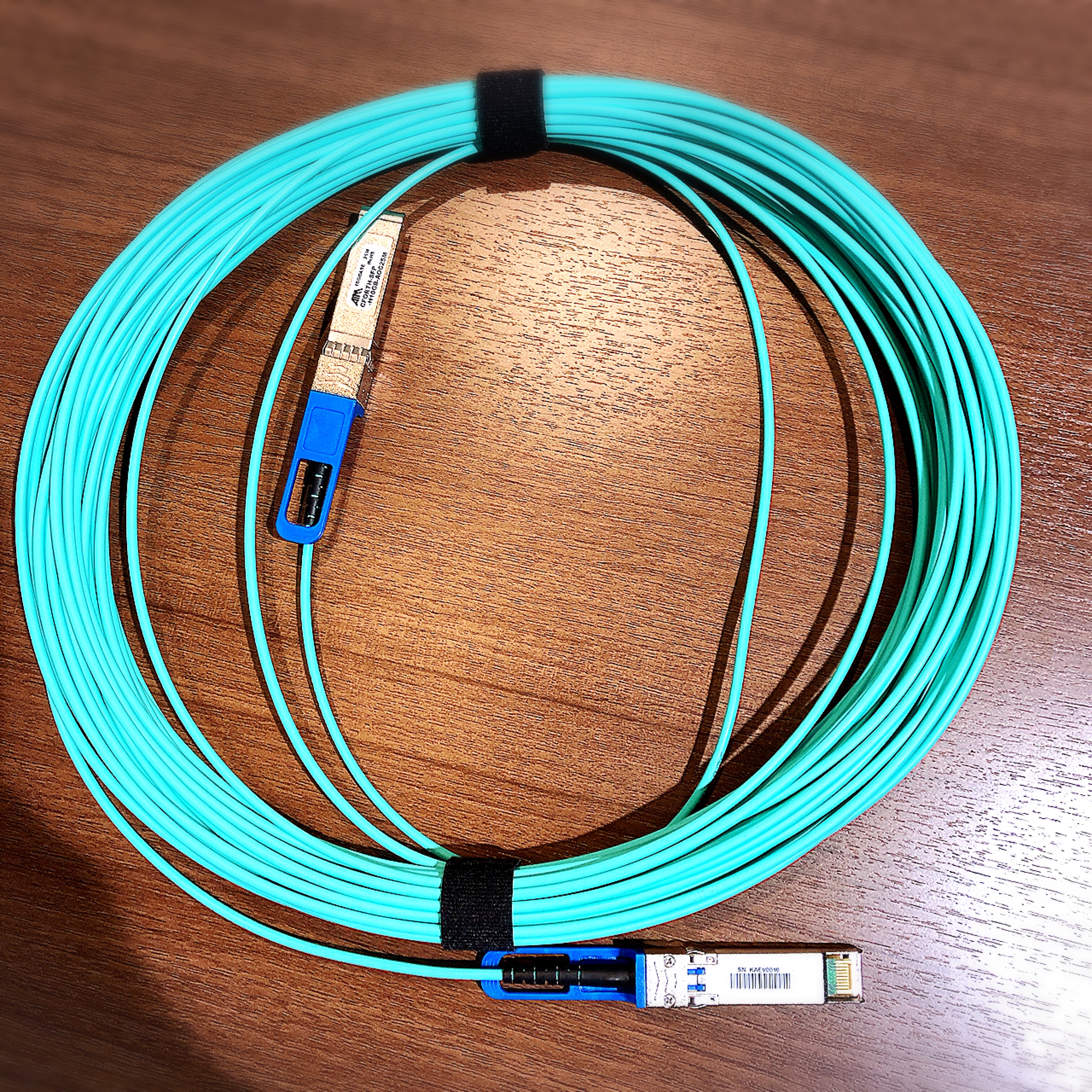 【限定特価】エイム電子 CFORTH-SFP-H10GB-AOC25M 10G SFP+ Active Optical Cable 25M