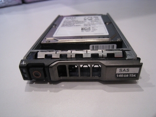 中古 DELL PowerEdge Rシリーズ向け 2.5インチ SAS 146GB 15K