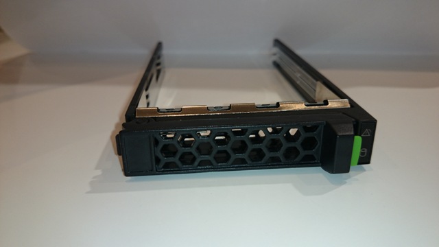 新品 Fujitsu PYR1336R3S PRIMERGY(プライマジー) RX1330 M6 E-2414 4C 16GB 4Tx4 IOT2022 Std ファイルサーバーモデル4