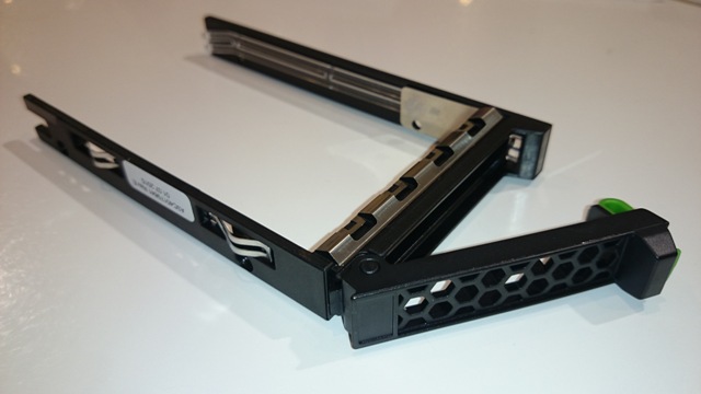 中古 PRIMERGY(プライマジー)用ホットスワップ SAS / SATA 2.5インチ用トレイ Ver 2