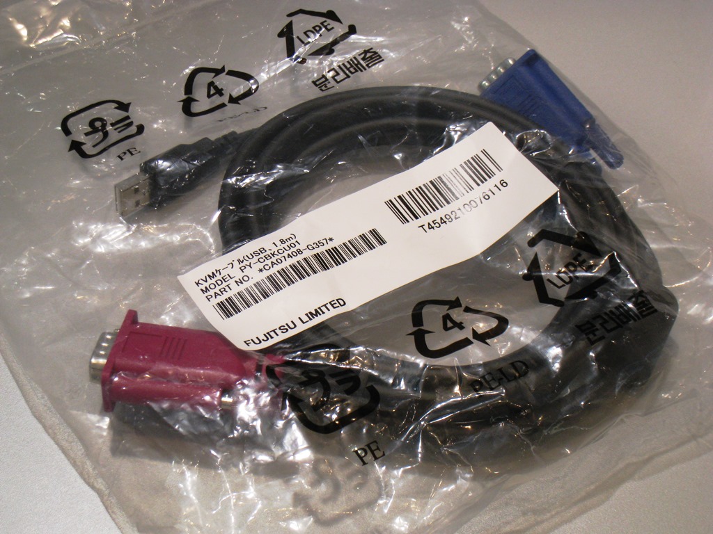 取寄 新品 Fujitsu PRIMERGY(プライマジー) PY-CBKCC1 KVMケーブル (カスケード接続用、1.8m)
