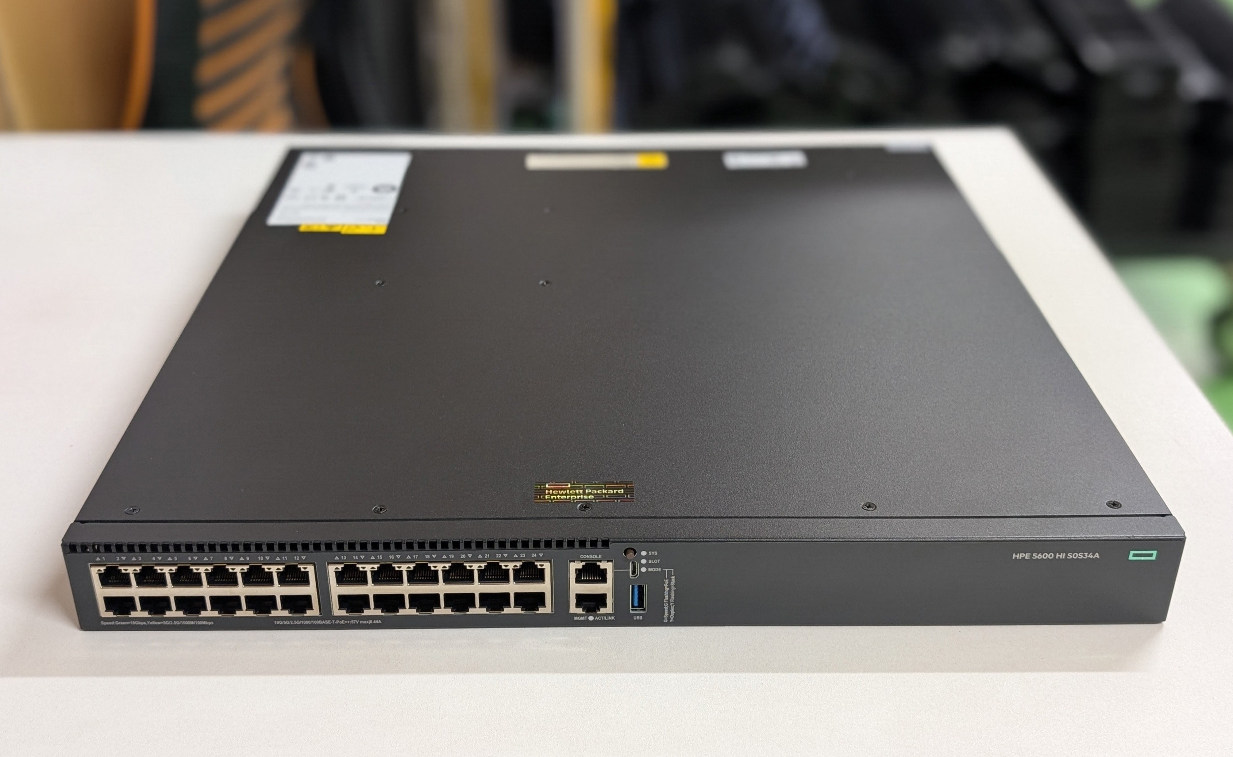 ！在庫限定特価！HPE S0S34A 5600HI 24P Multigigabit 100M/1G/2.5G/5G/10GBase-T PoE8 1 Slot