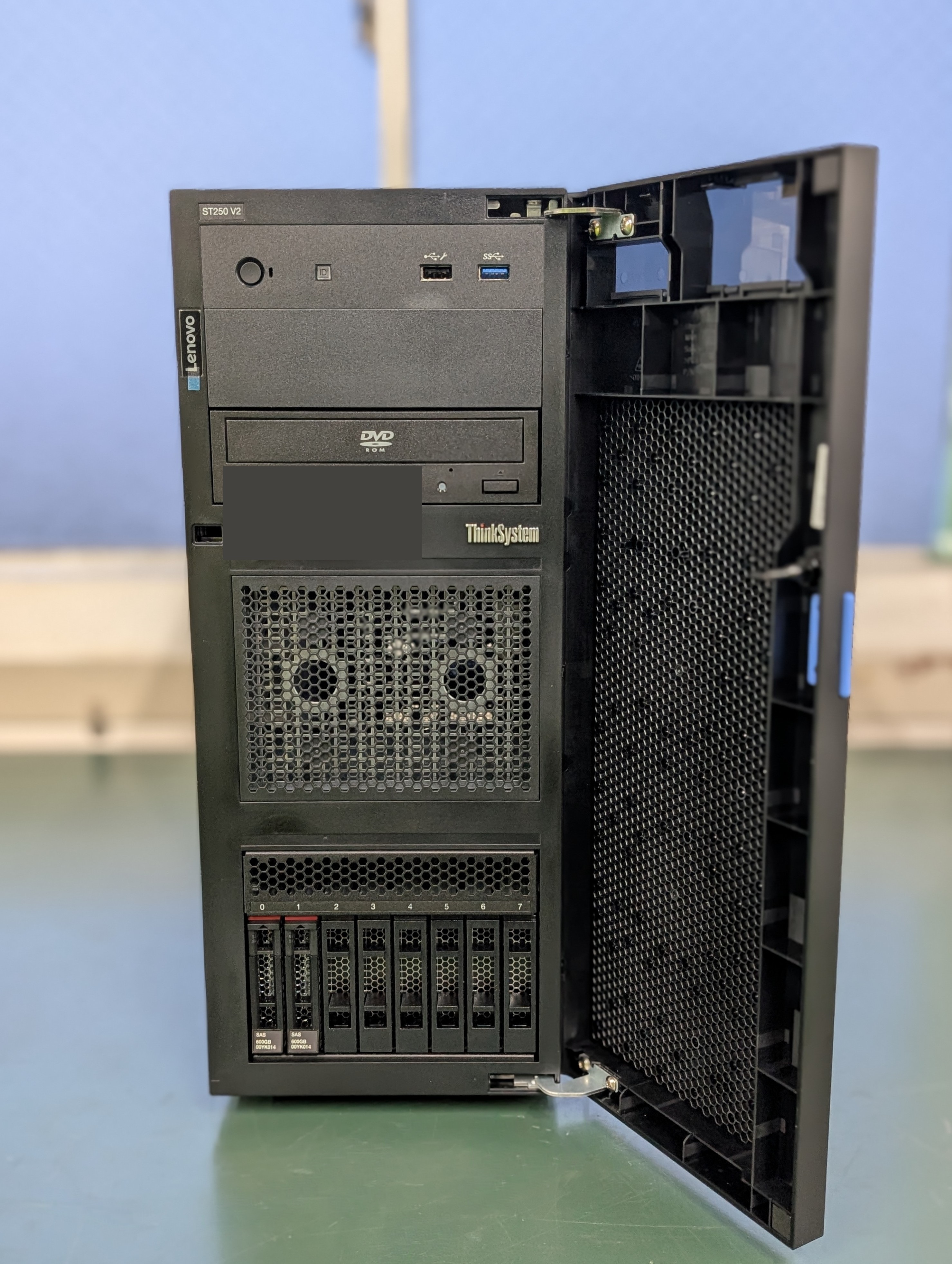 ！在庫限定特価！レノボ ThinkSystem ST250 V2 Xeon E-2324G 16GB 600GBx2 WindowsServer 2022 Std インストール済