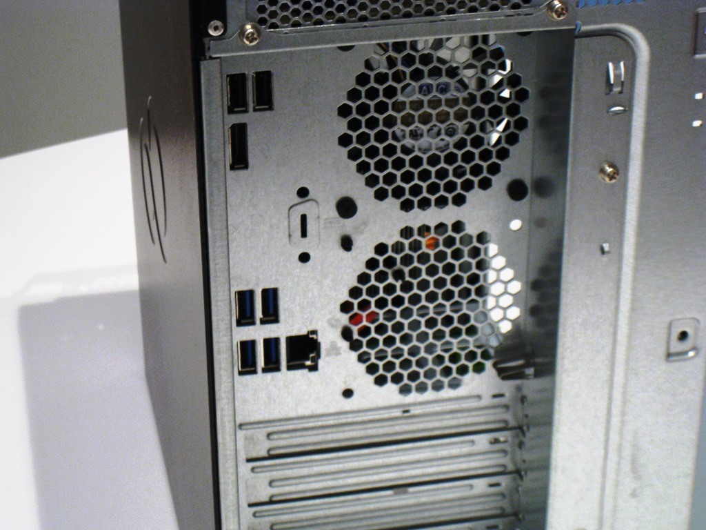 【生産終了】新品 Fujitsu PRIMERGY(プライマジー) TX1310 M3 Pentium G4560 3.5GHz 2C/4T 8GB HDDレス