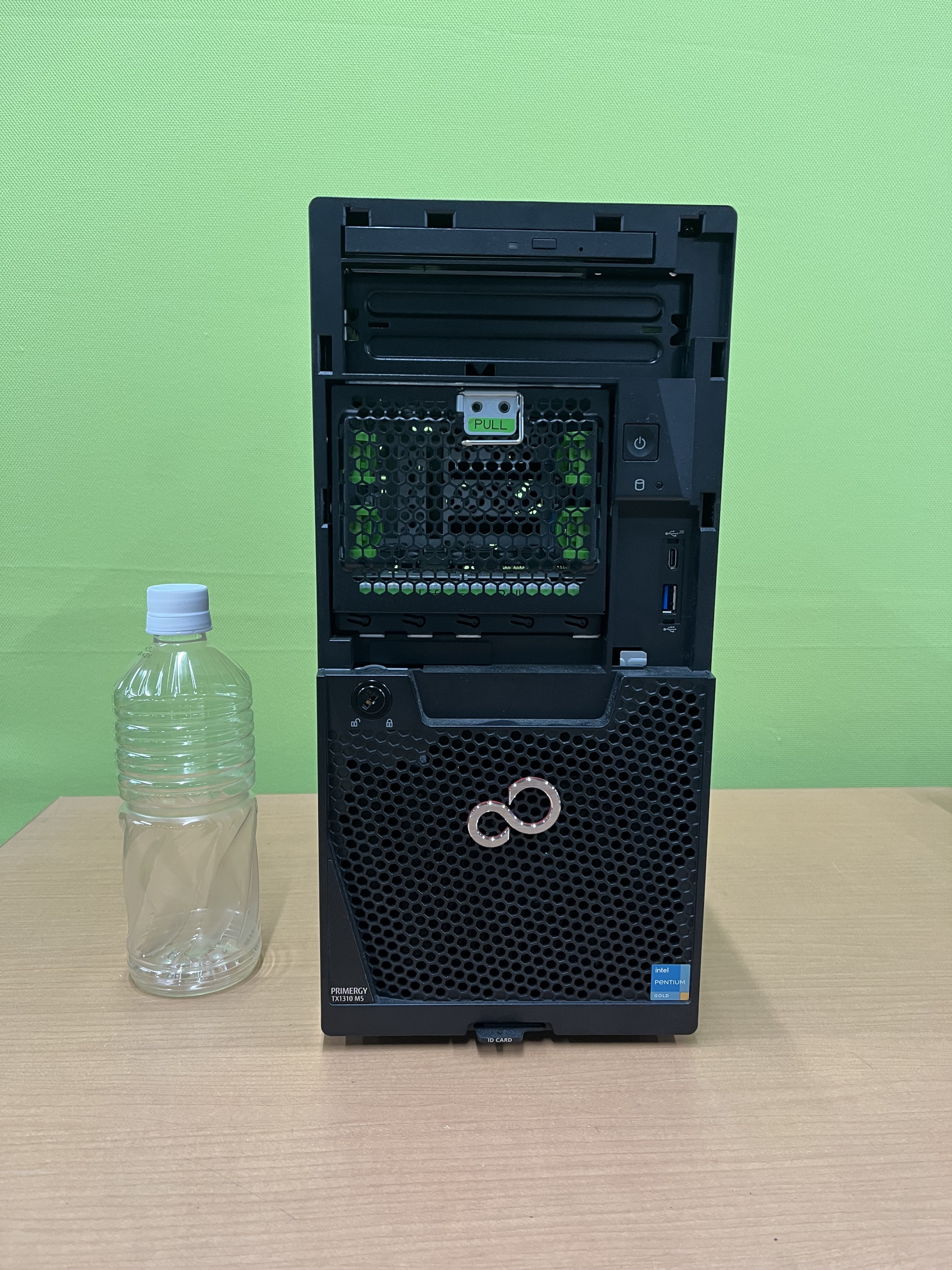 Fujitsu PRIMERGY TX1310 M5 ESXi8.0 インストール(Xeon E-2324G・32GB・960GB SSD)