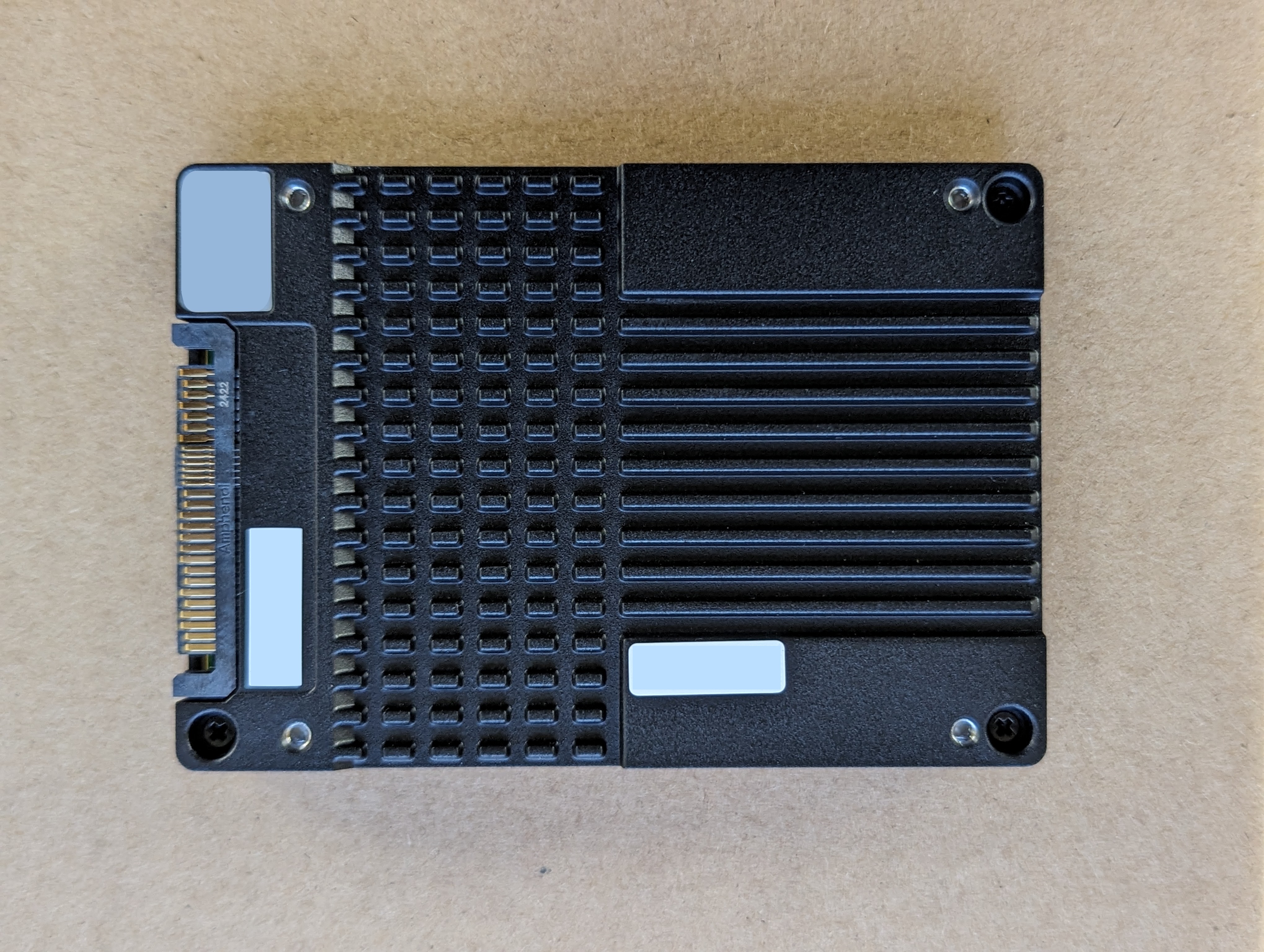 新品 大手メーカー製 7.68TB NVMe PCI-E Gen5 U.2
