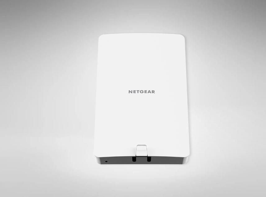 取寄 Netgear WAX610Y-100EUS AX1800 Insight アプリ&クラウド屋外向けワイヤレスAP