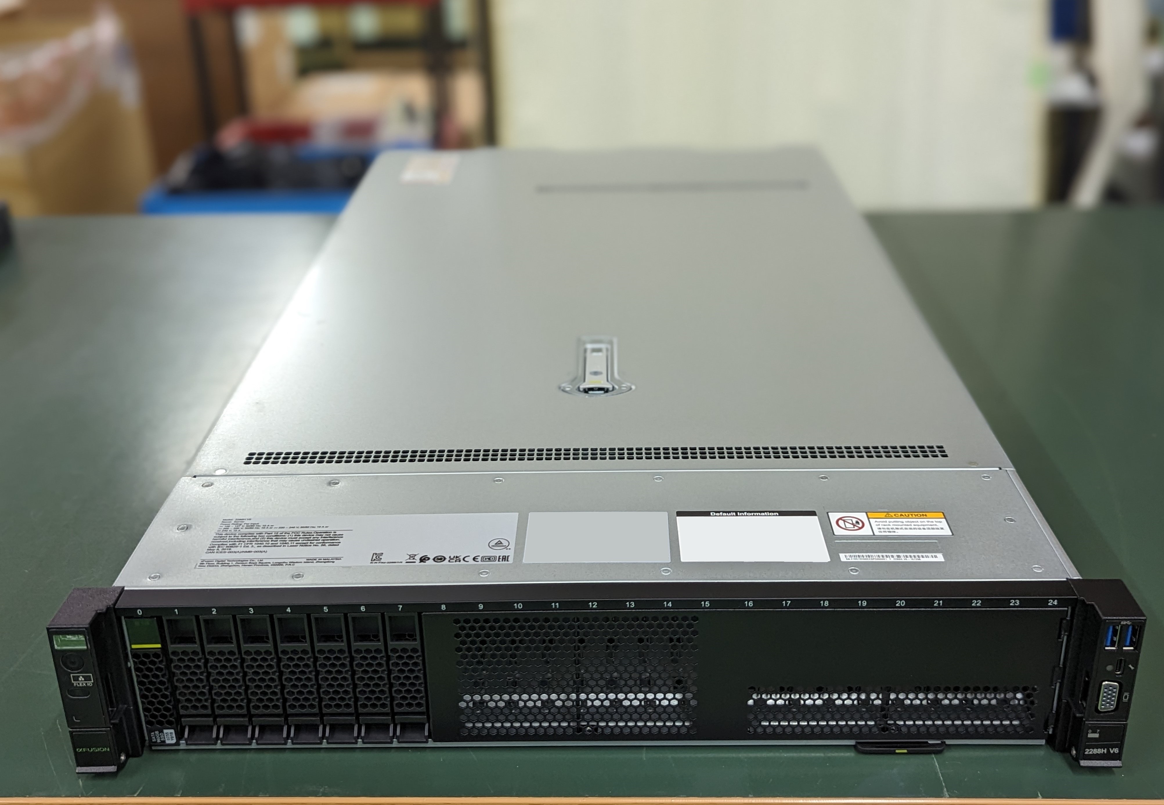 【1台限定 在庫即納】xFusion FusionServer 2288H V6 2.5*8 18コア2CPU NVIDIA RTX5000ADA 1枚搭載 訪問修理