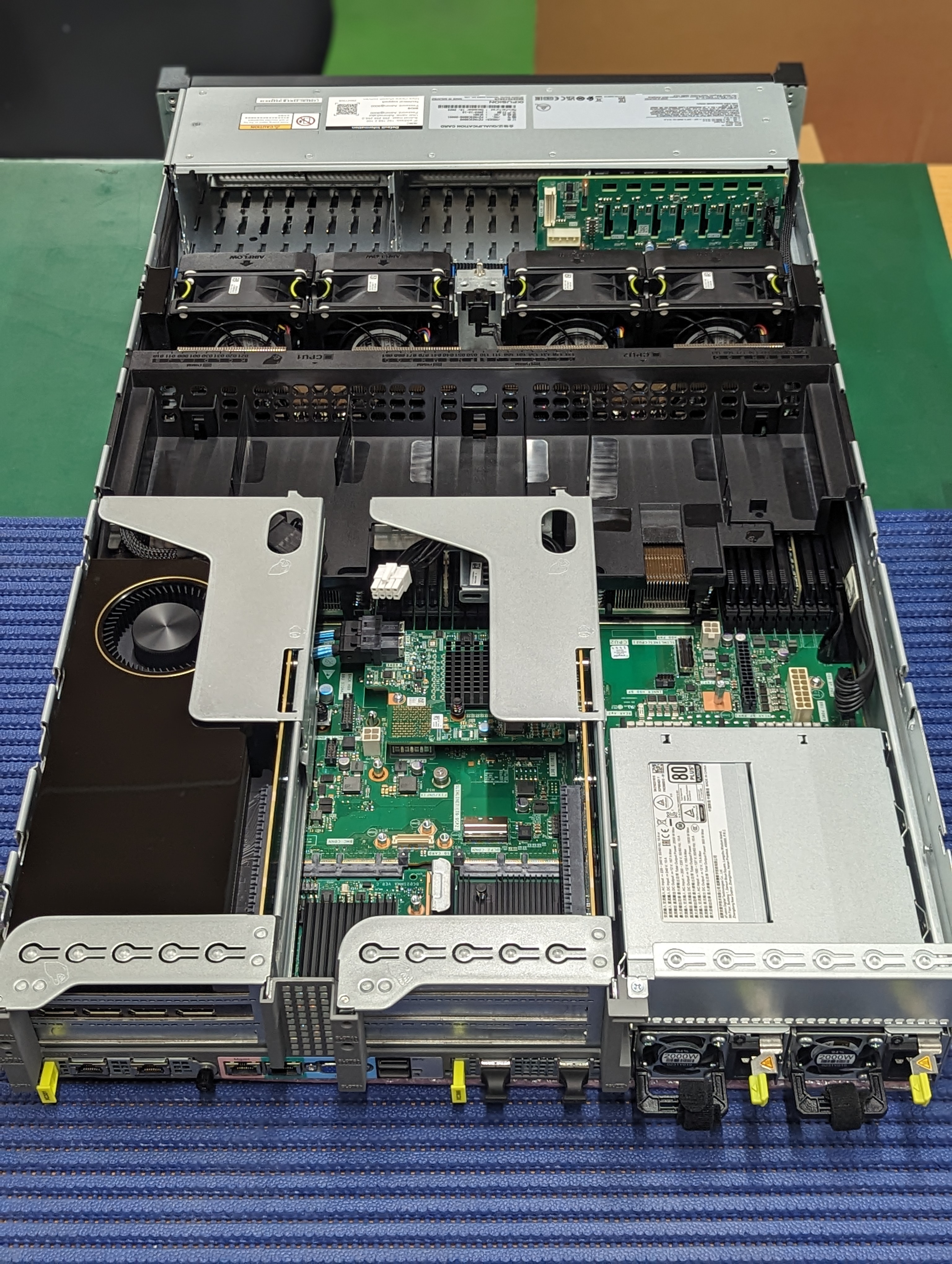 【1台限定 在庫即納】xFusion 2288H V6 Gold 6354x2CPU NVIDIA RTX5000 16GB 2枚搭載 訪問修理