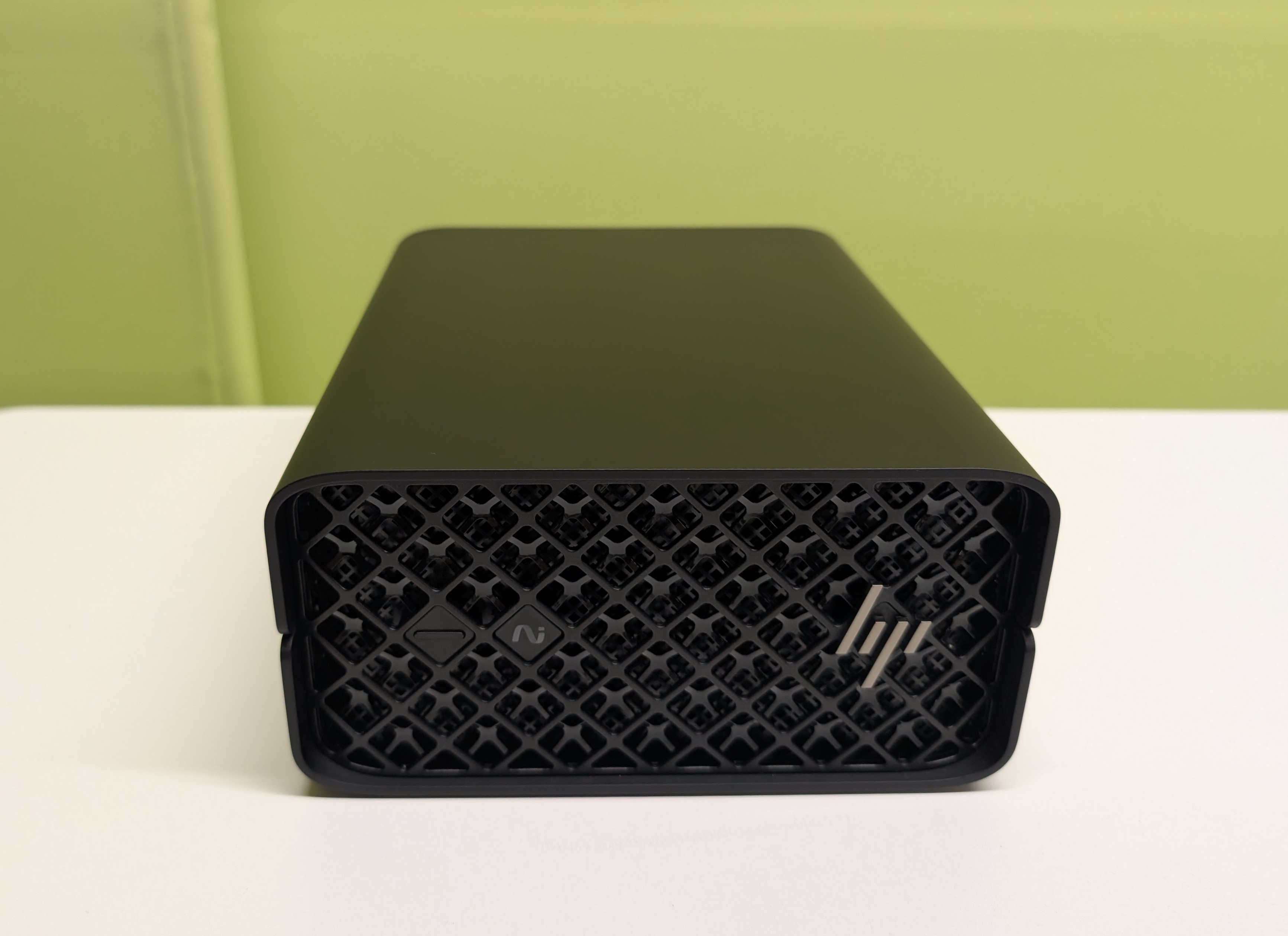 【otto認定中古】HP BT1F9PT#ABJ Z2 Mini G1a Workstation Ryzen AI Max PRO 385 /64GB/1TB ZT x2/Win11【純正箱付 美品】