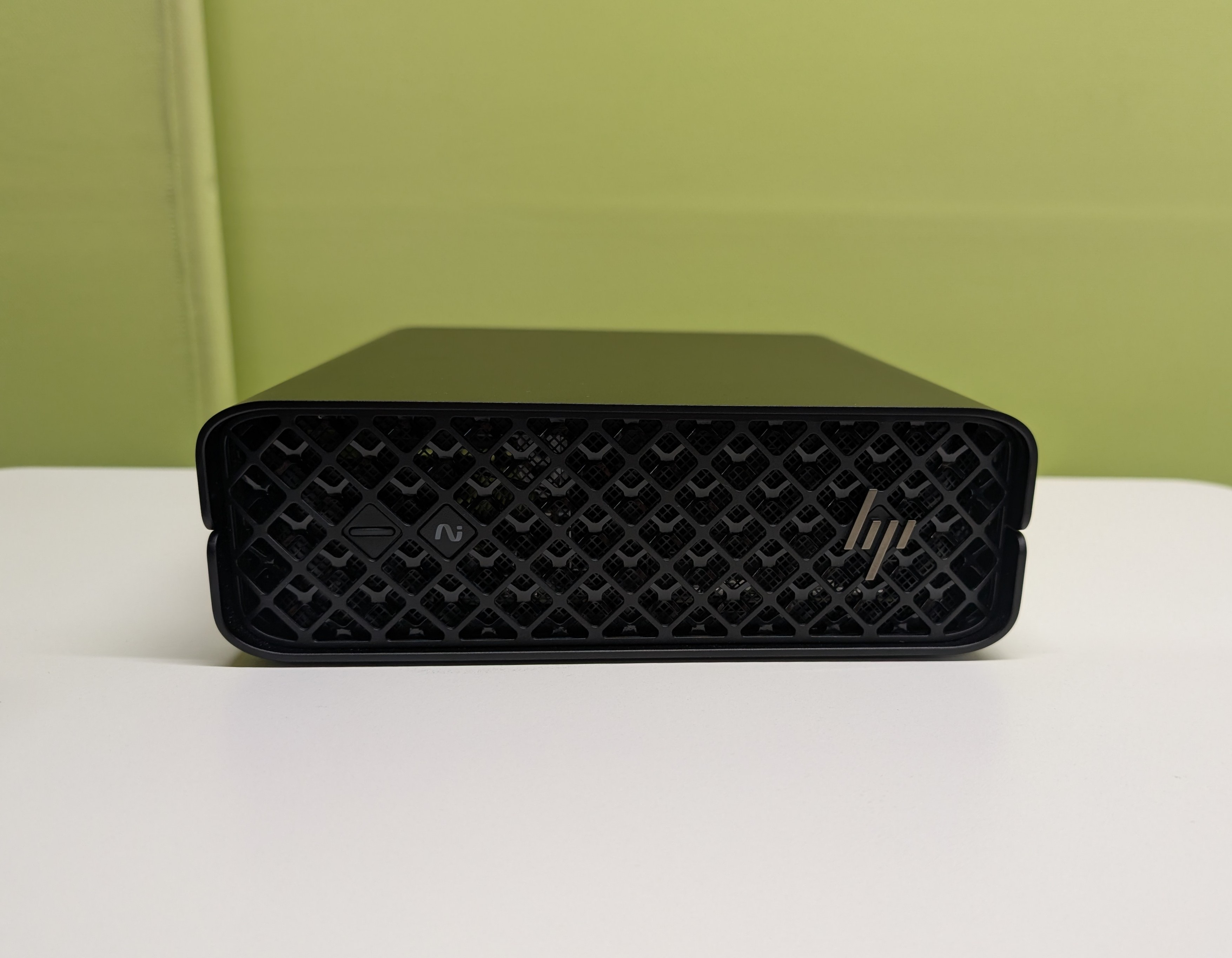 【otto認定中古】HP BP0Q8PT#ABJ Z2 Mini G1i Workstation Ultra9 285K/64GB/1TB ZT/A400/Win11【純正箱付 美品】